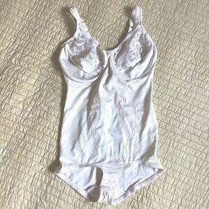 Vintage Flexees Flower Underwire Unlined Balconette Bra Shapewear Size 36D